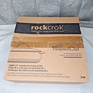 Pampered Chef Rockcrok Everyday Pan Dutch Oven 2.5 QT 2.35L  New 3139 Open Box